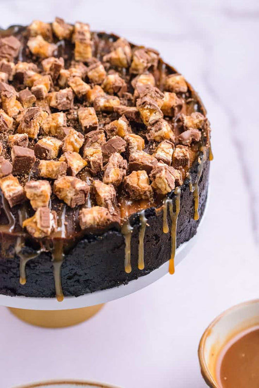 Snickers Peanut Butter Cheesecake